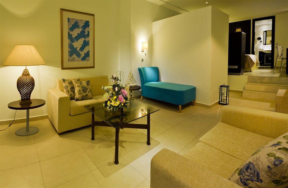 Oceanis & 5*