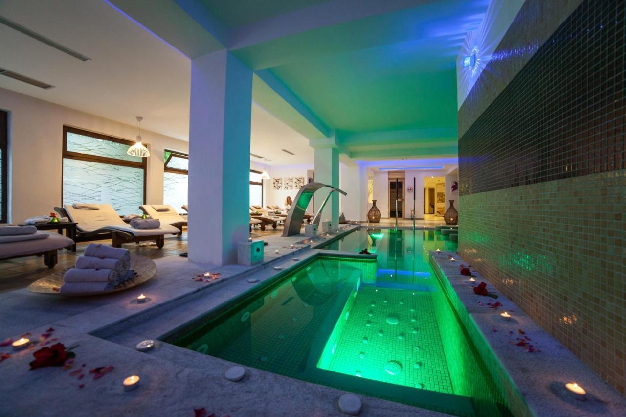 Oceanis & 5*