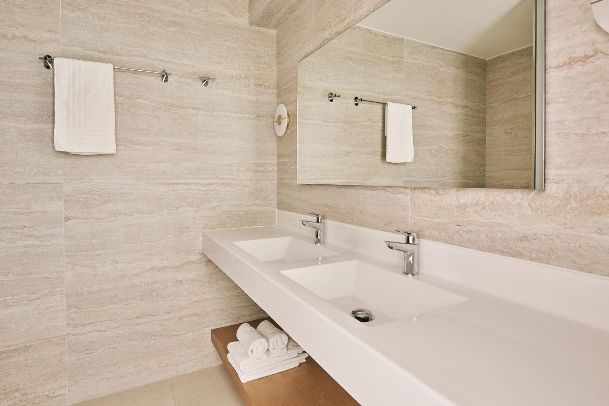 Oceanis & Hotel 5*