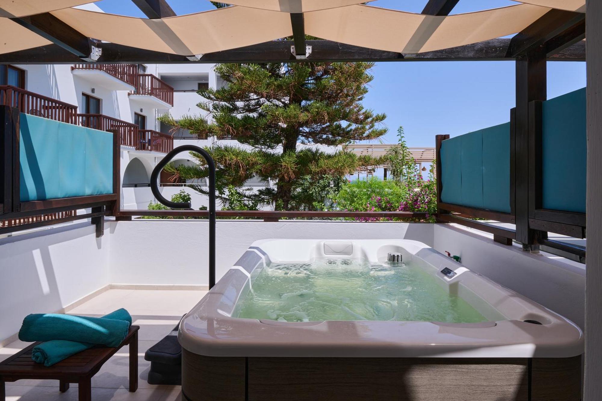 Hotel Oceanis &