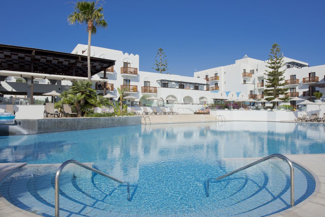 Oceanis & 5*